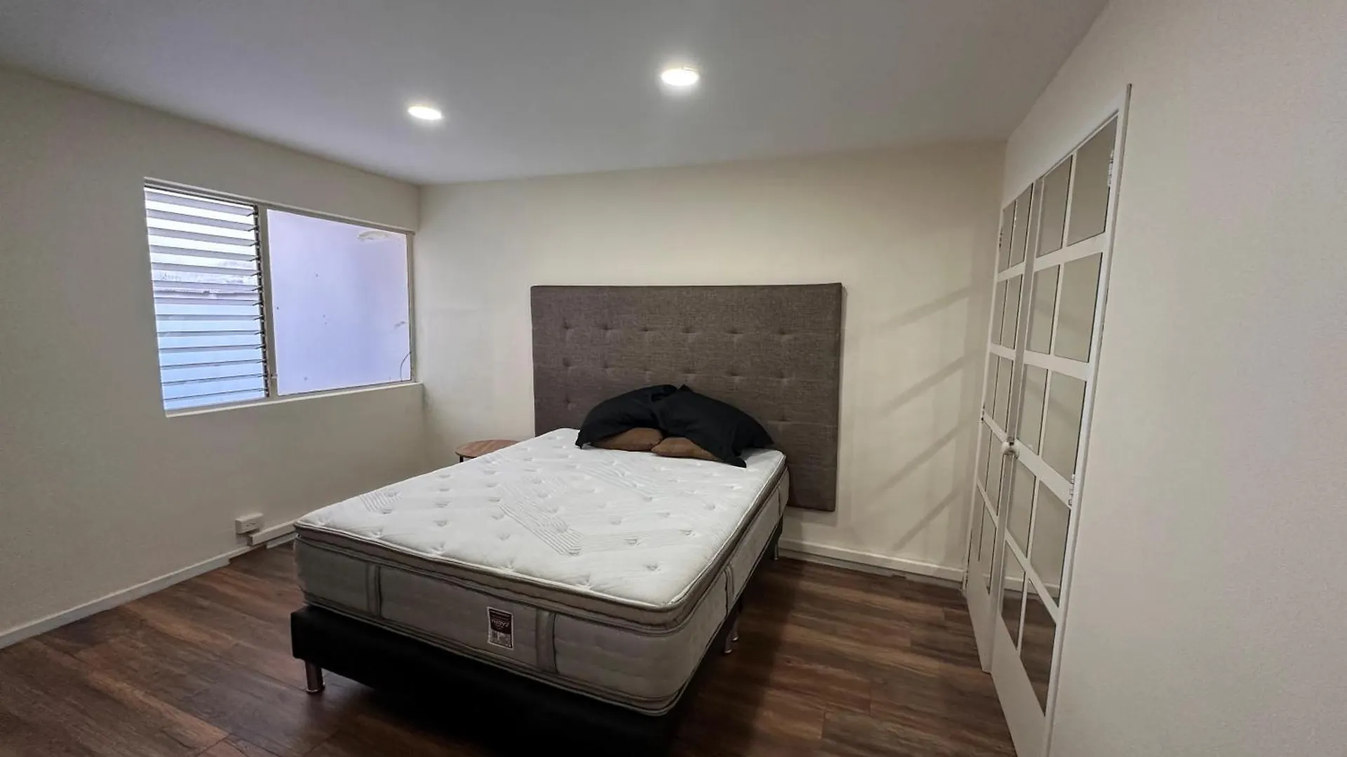 Homestay Cinco Living Apartment Medellin Colombia